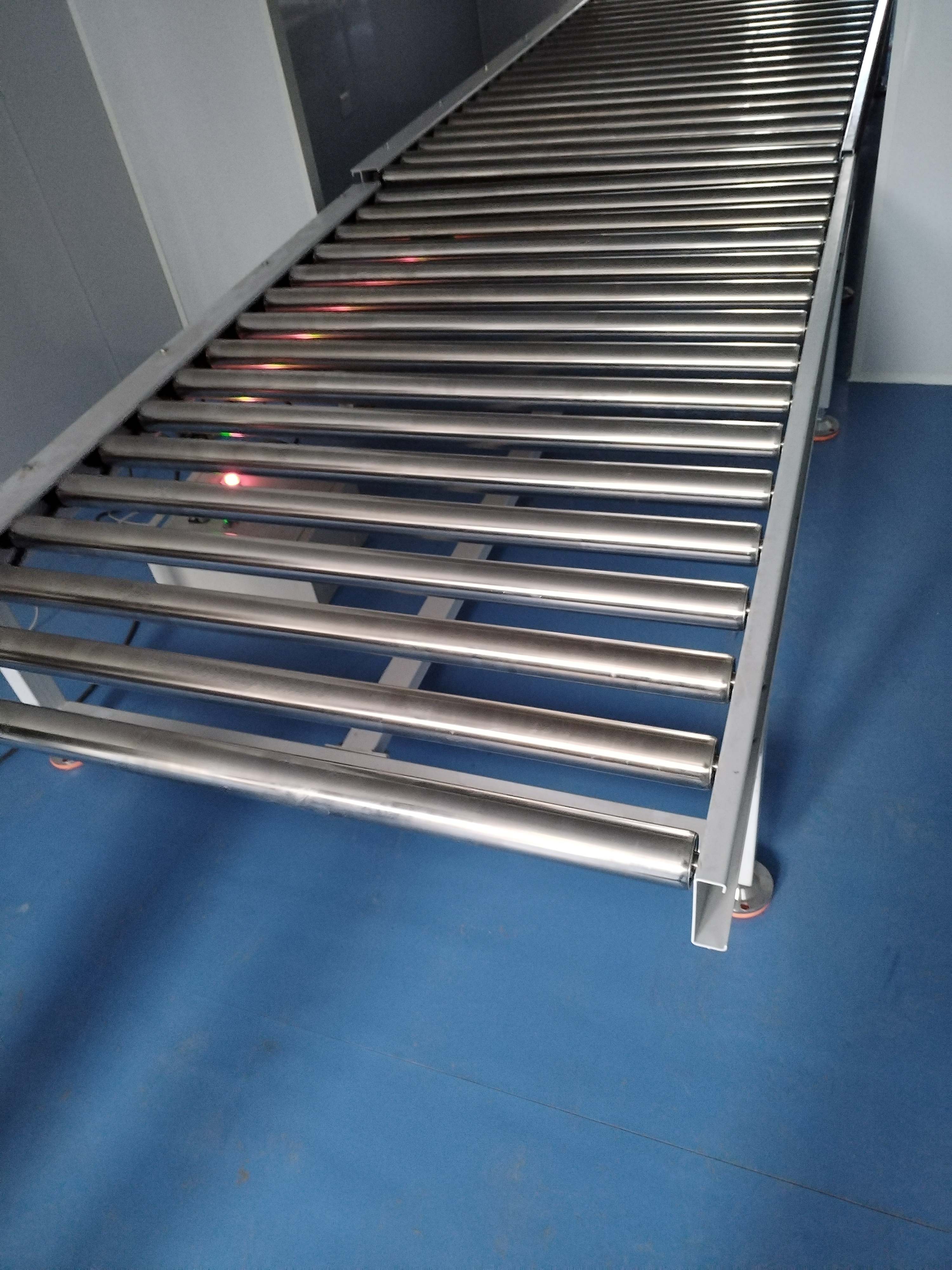 滾筒輸送機特點，青島樂途行工業設備有限公司